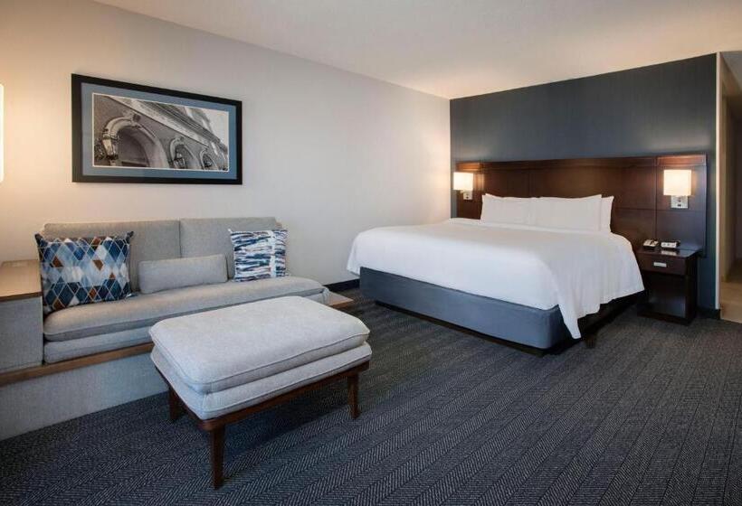Номер Стандарт с Балконом, Courtyard Worcester