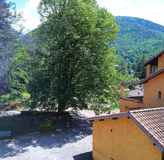 Номер Стандарт, Hôtel Le Mas Fleuri
