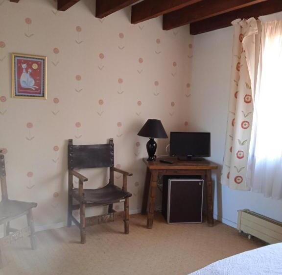 Номер Стандарт, Hôtel Le Mas Fleuri