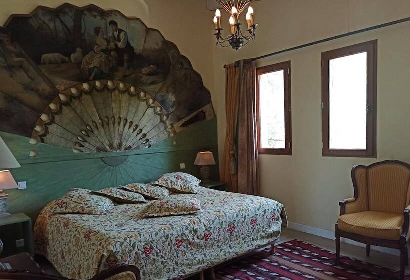 اتاق لوکس چهار تخته, Mas De La Chapelle