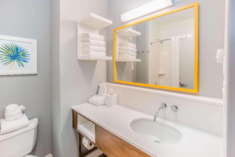 Номер Стандарт Вид на Бассейн, Hampton Inn Pensacola Beach