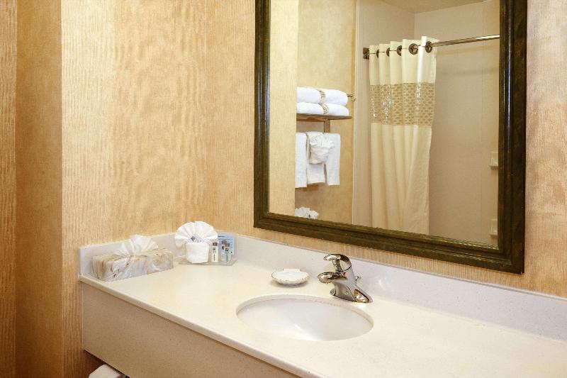 Номер Стандарт Вид на Горы, Hampton Inn Richfield