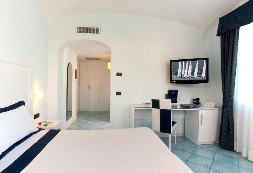 舒适三人间, Villa Durrueli Resort & Spa