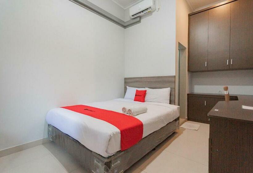 Номер Стандарт, Reddoorz Plus Syariah @ Tuparev Cirebon 3