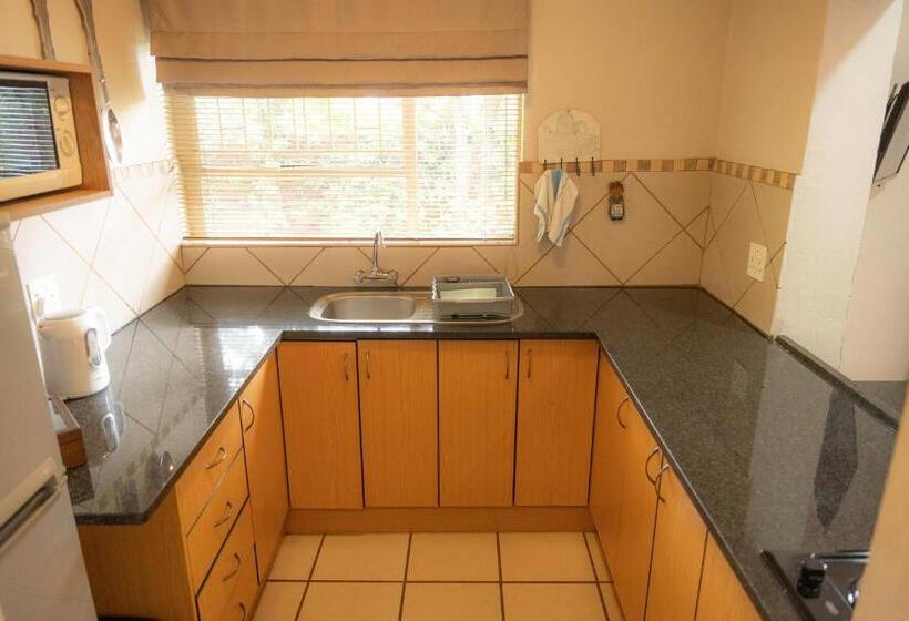 Номер Deluxe Вид на Сад, L'anda Guesthouse & Self Catering