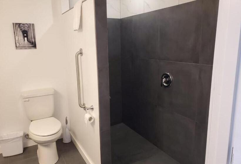 Студия Superior, Celadon Lodge