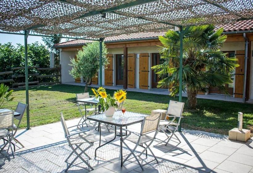 Номер Стандарт, Chambre D Hôtes Lempery
