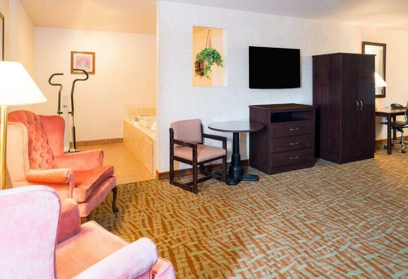 Deluxe Suite King Bed, Days Inn & Suites By Wyndham Spokane Airport Airway Heights