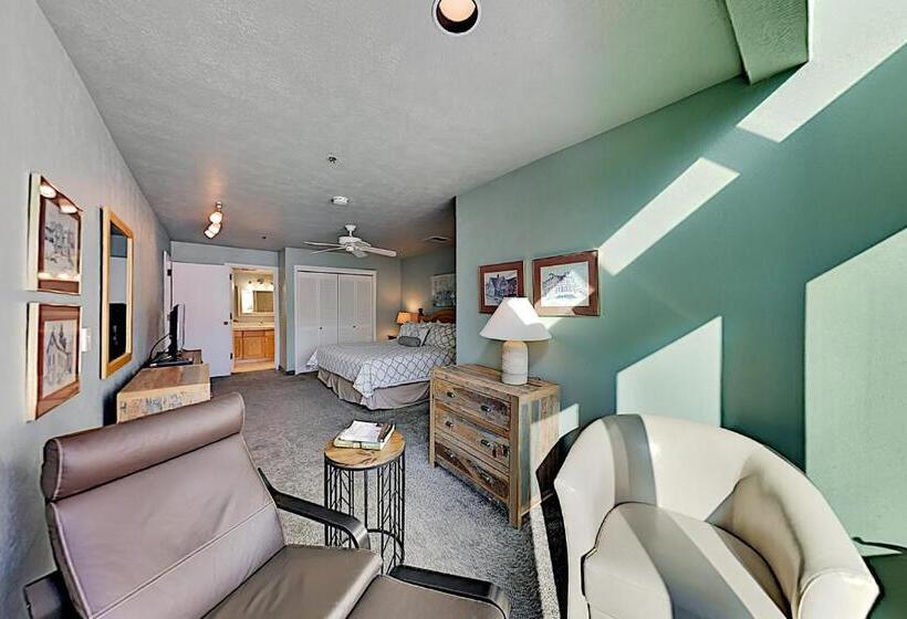 Дом 1 Спальня, Lowell Haven 267