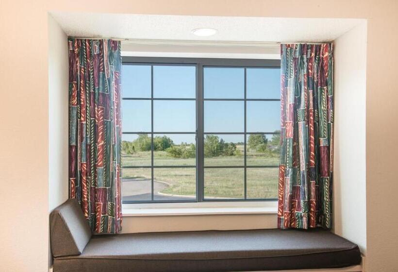 Студия Deluxe, Microtel Inn & Suites Claremore