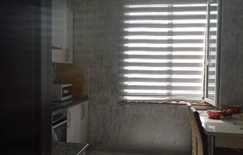 اتاق استاندارد با سرویس بهداشتی مشترک, Nika's Guest House