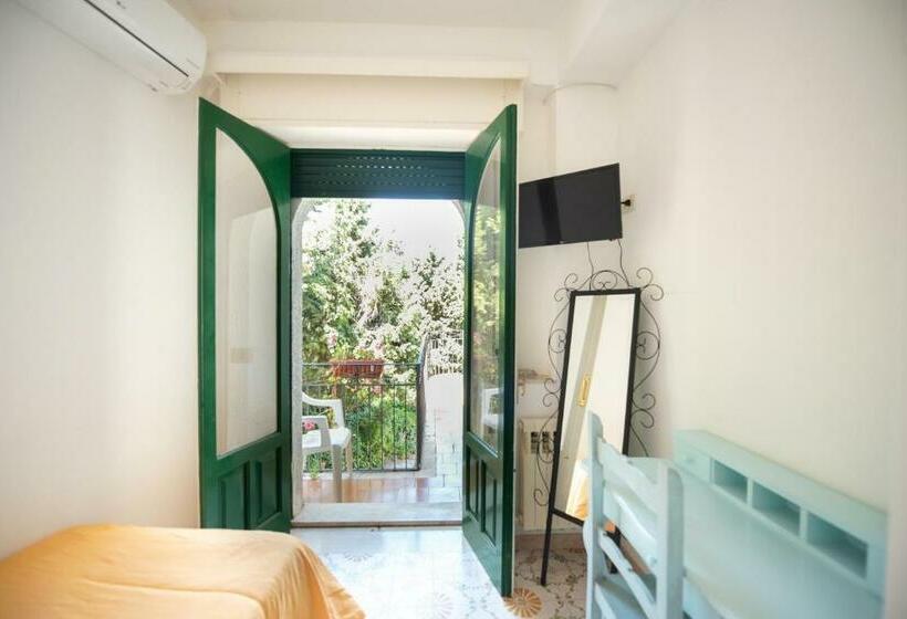 اتاق استاندارد یک نفره, Villa Moschella