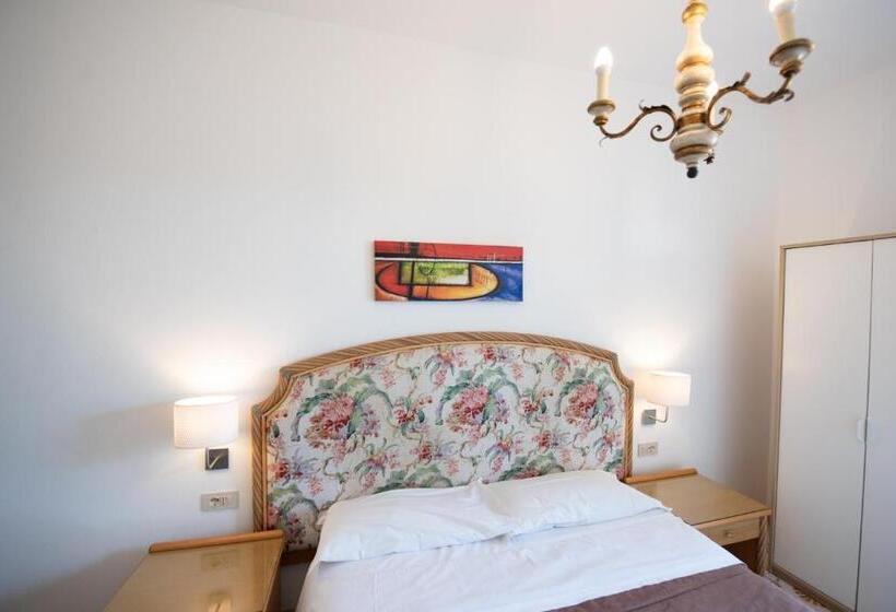 اتاق اکونومی, Villa Moschella