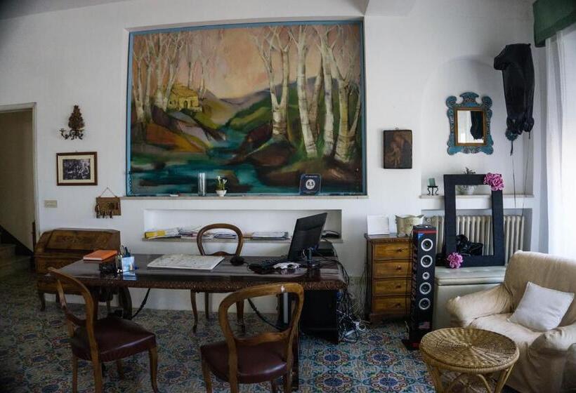 اتاق اکونومی, Villa Moschella