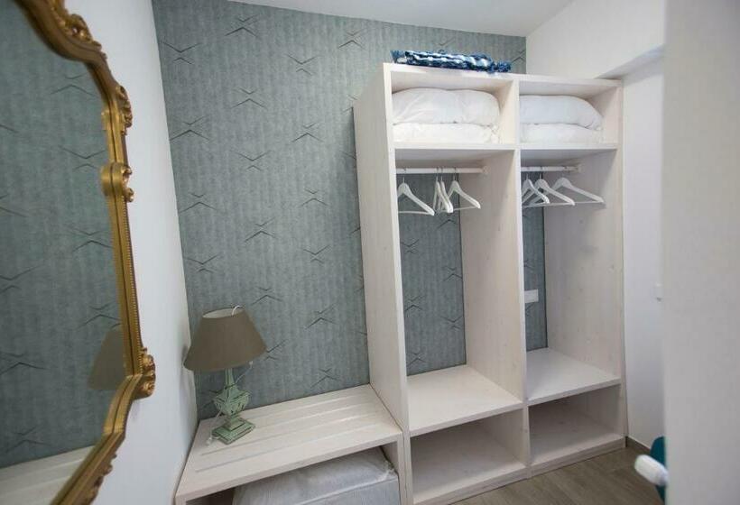 اتاق استاندارد چهار تخته, Laura E Christian   Rooms