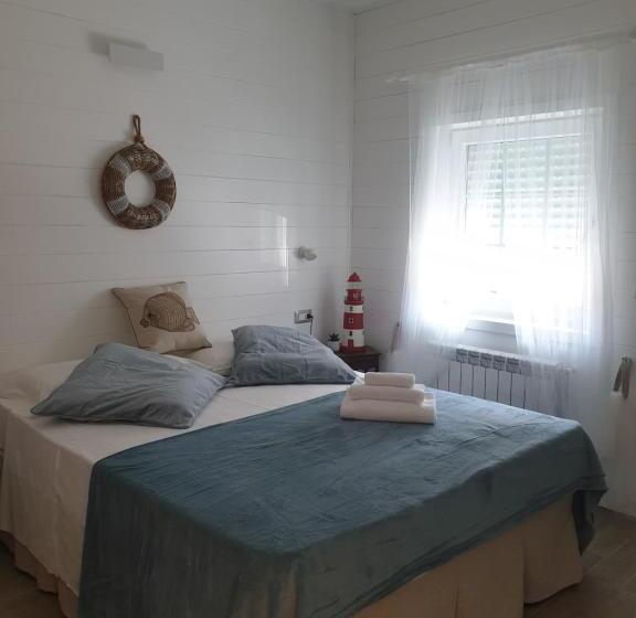 اتاق استاندارد یک نفره, Laura E Christian   Rooms