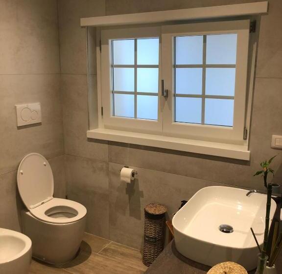اتاق استاندارد یک نفره, Laura E Christian   Rooms