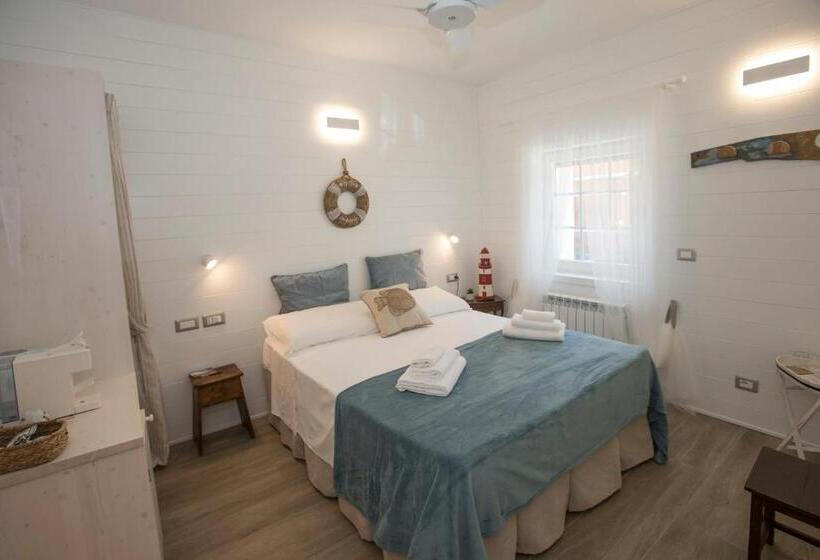 اتاق استاندارد یک نفره, Laura E Christian   Rooms