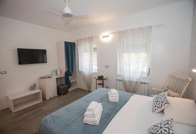 اتاق استاندارد, Laura E Christian   Rooms