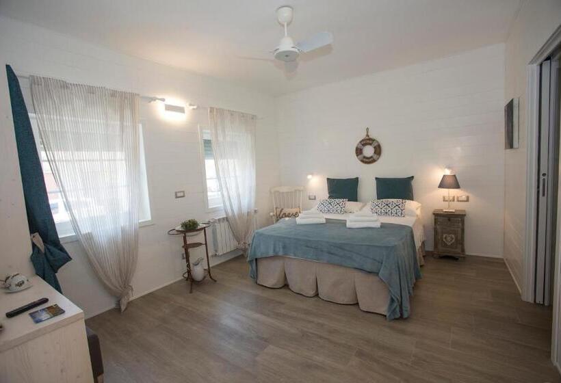 اتاق استاندارد, Laura E Christian   Rooms