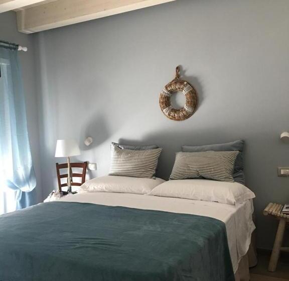 اتاق استاندارد, Laura E Christian   Rooms