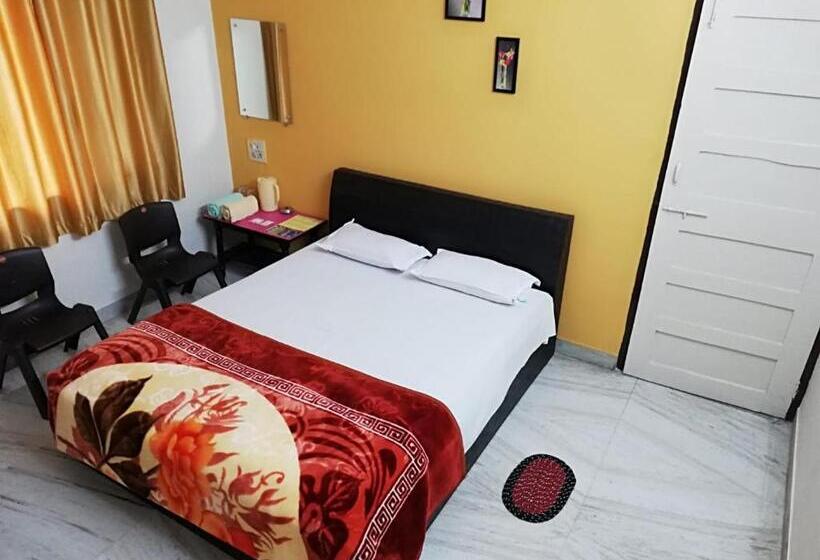 Семейный Номер, Mango Guest House