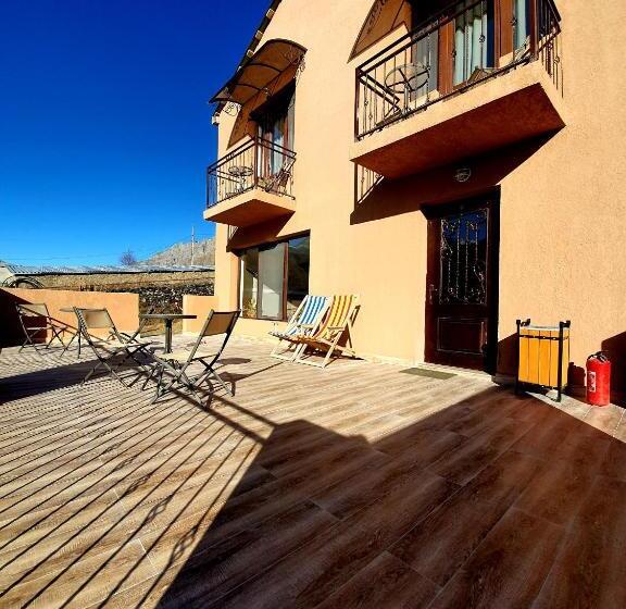 اتاق استاندارد, Nikolo Inn