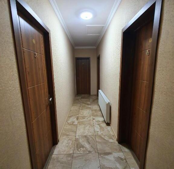 اتاق استاندارد با چشم‌انداز کوهستان, Nikolo Inn
