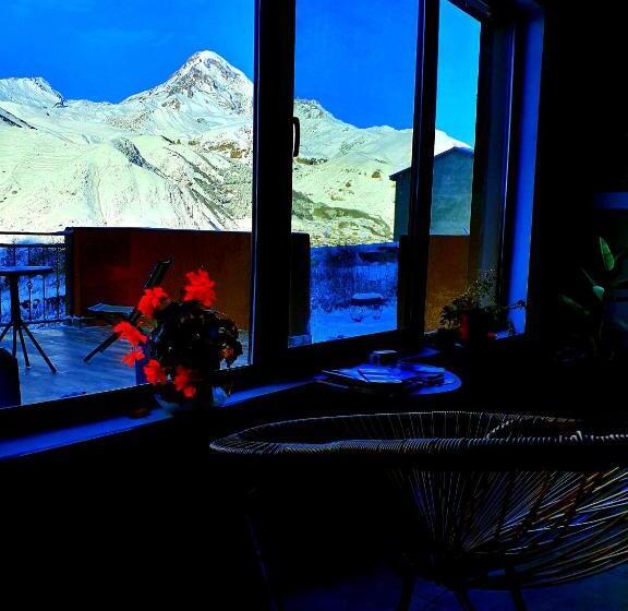 اتاق استاندارد چهار تخته, Nikolo Inn