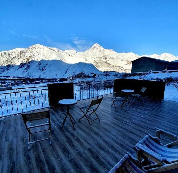 اتاق استاندارد چهار تخته, Nikolo Inn