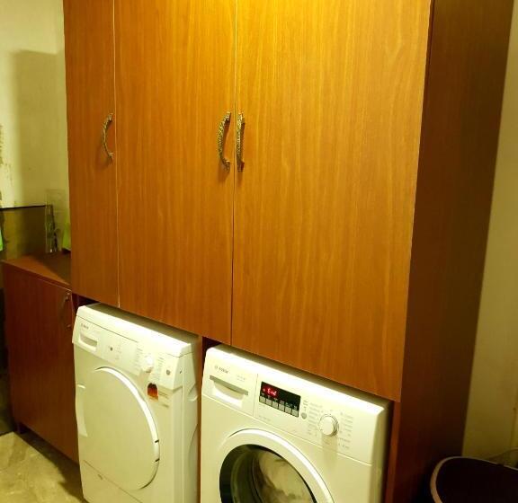 اتاق استاندارد چهار تخته, Nikolo Inn