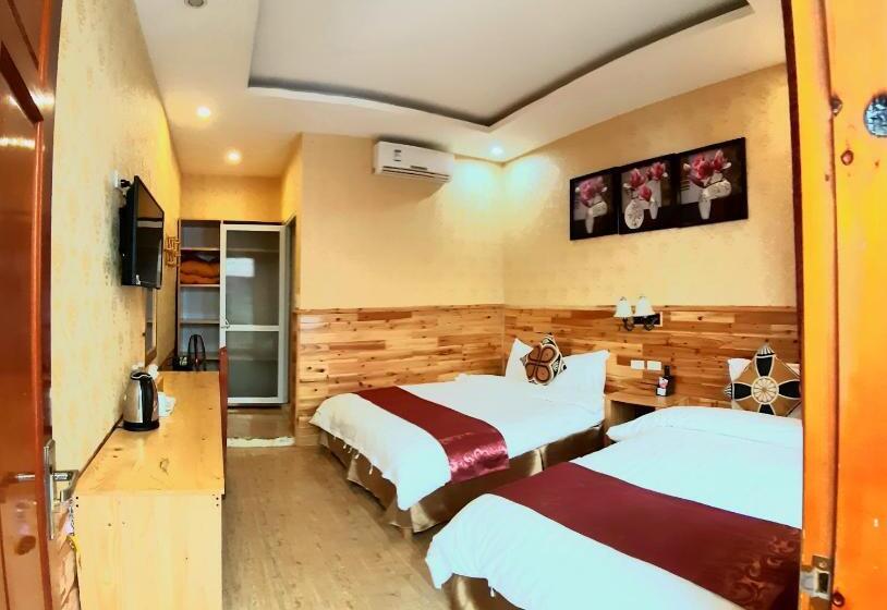 اتاق خانوادگی با چشم‌انداز باغ, Dang Khoa Garden Inn