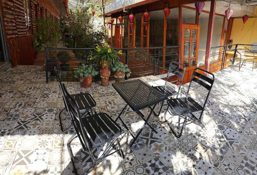 اتاق راحتی سه تخته, Dang Khoa Garden Inn