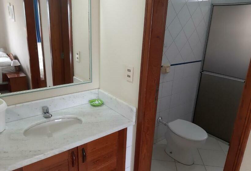 Quarto Familiar Superior, Oceano Pousada   Buffet De Café Da Manhã E Serviço De Quarto Diário