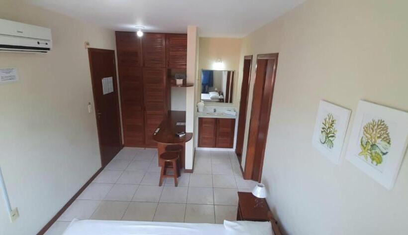 Quarto Familiar Superior, Oceano Pousada   Buffet De Café Da Manhã E Serviço De Quarto Diário