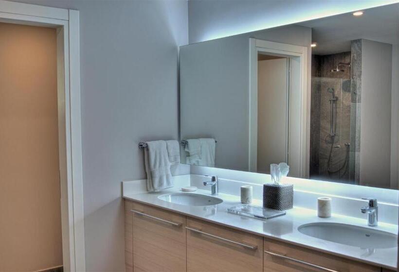 2 Bedroom Apartment with Views, Elan At Ballena Beach