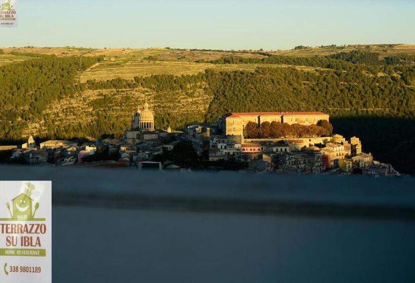 Standard Triple Room with Terrace, Terrazzo Su Ibla
