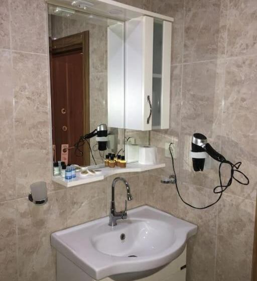 آپارتمان 1 خوابه با بالکن, Amida House