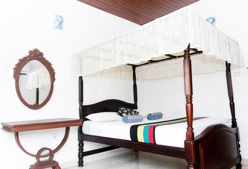 Superior Room, Kandy Riverside Villa
