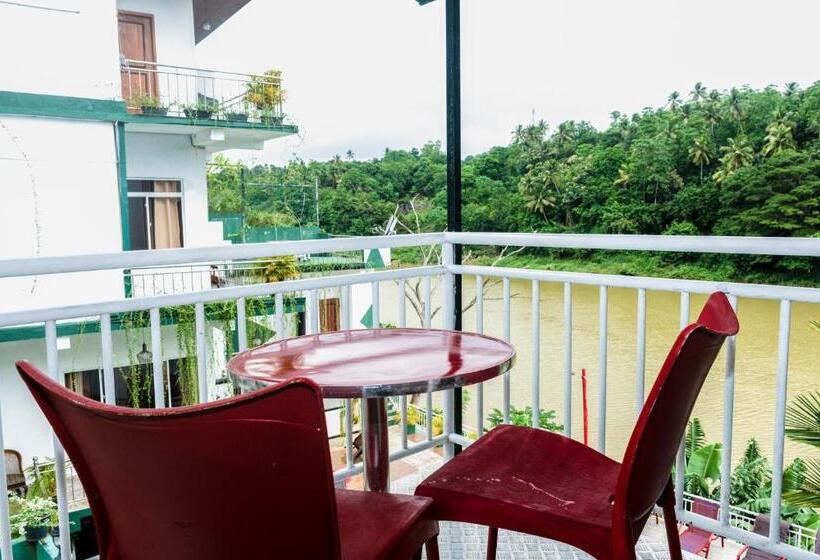 3 Bedroom Villa, Kandy Riverside Villa