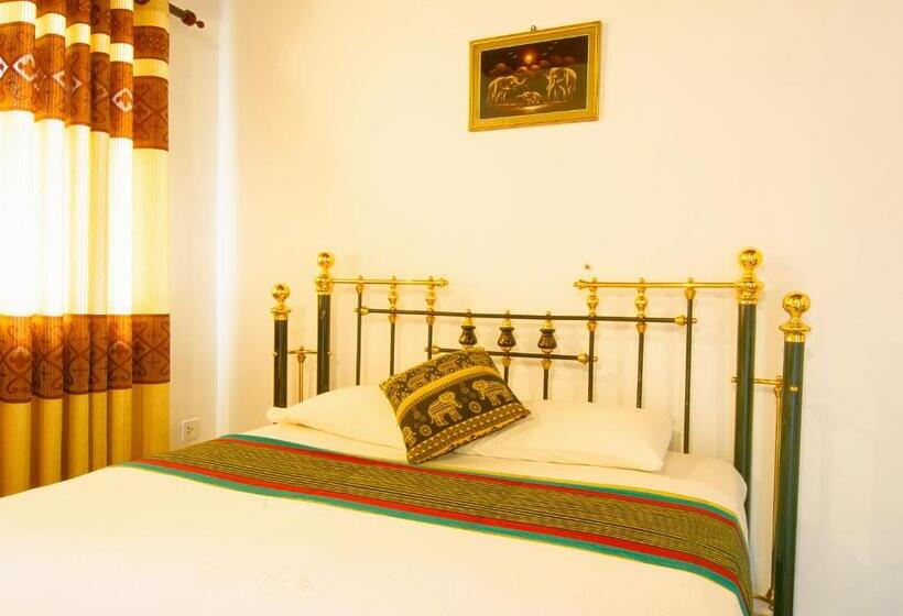 4 Bedroom Villa, Kandy Riverside Villa