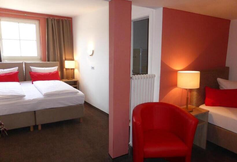 Номер Стандарт Трехместный, Rheinhotel Zur Krone