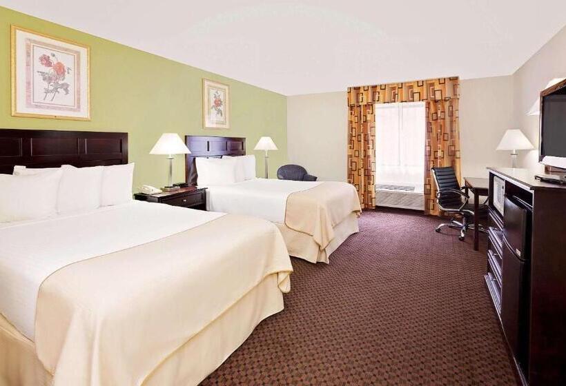 Номер Deluxe, Baymont By Wyndham Battle Creek Downtown