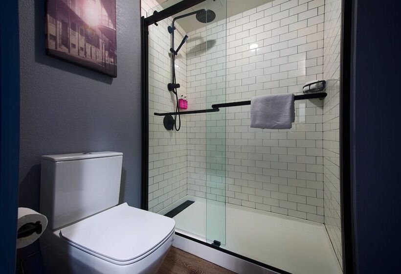 Номер Стандарт 2 Двуспальные Кровати, Moxy New Orleans Downtown/french Quarter Area