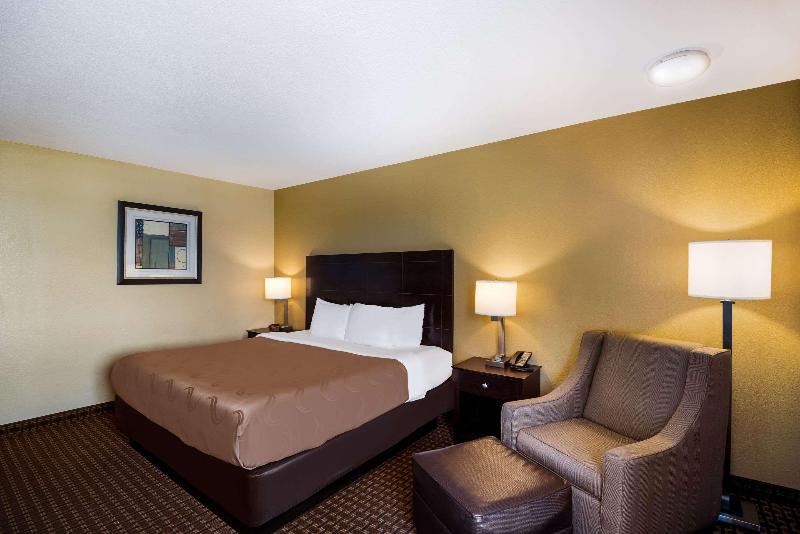 اتاق استاندارد با تخت بزرگ, Quality Inn