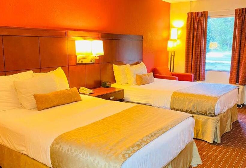 Номер Стандарт 2 Двуспальные Кровати, Ramada By Wyndham Walterboro