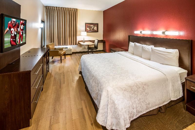 Номер Superior Кровать Кинг, Red Roof Plus Long Island   Garden City