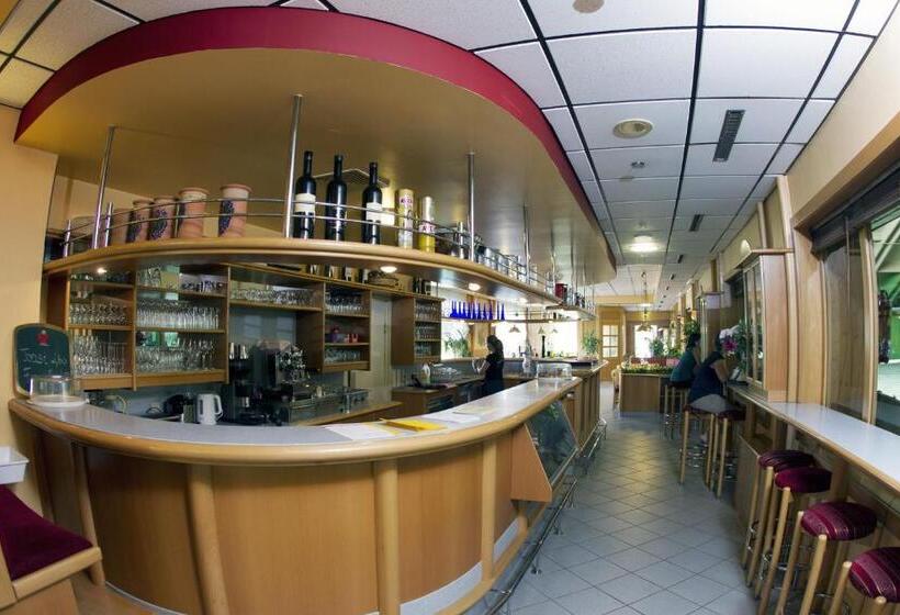 Номер Стандарт, Tennis  Und Freizeitzentrum Neudörfl