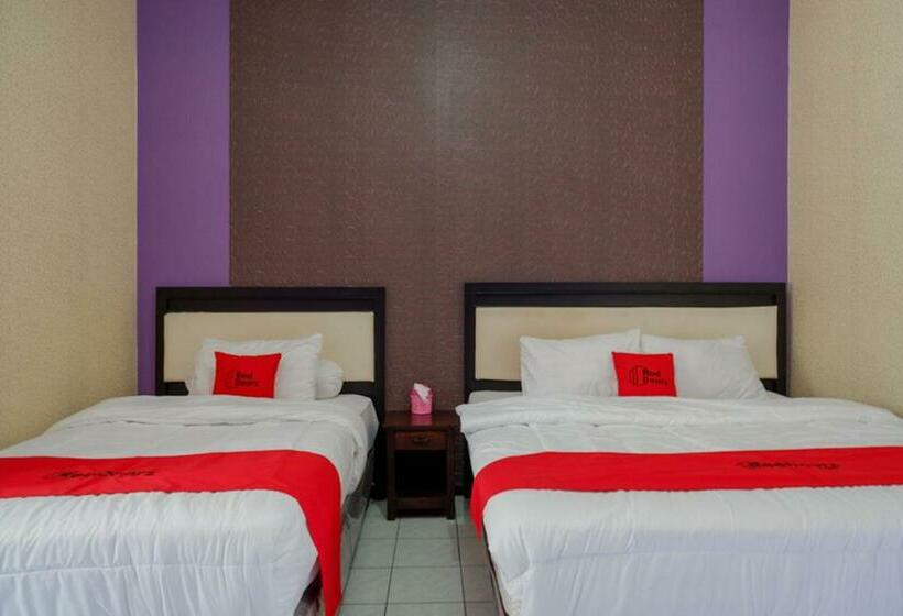 Номер Deluxe, Reddoorz Near Stasiun Kebumen
