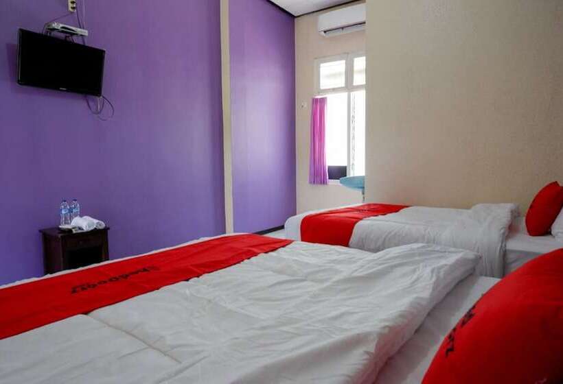 Номер Deluxe, Reddoorz Near Stasiun Kebumen